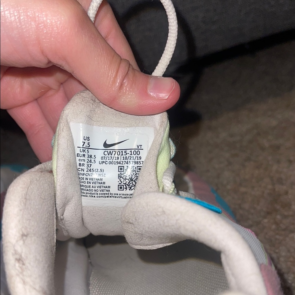 Nike Air Max 270 React Pastel Sneakers - Picture 5 of 7